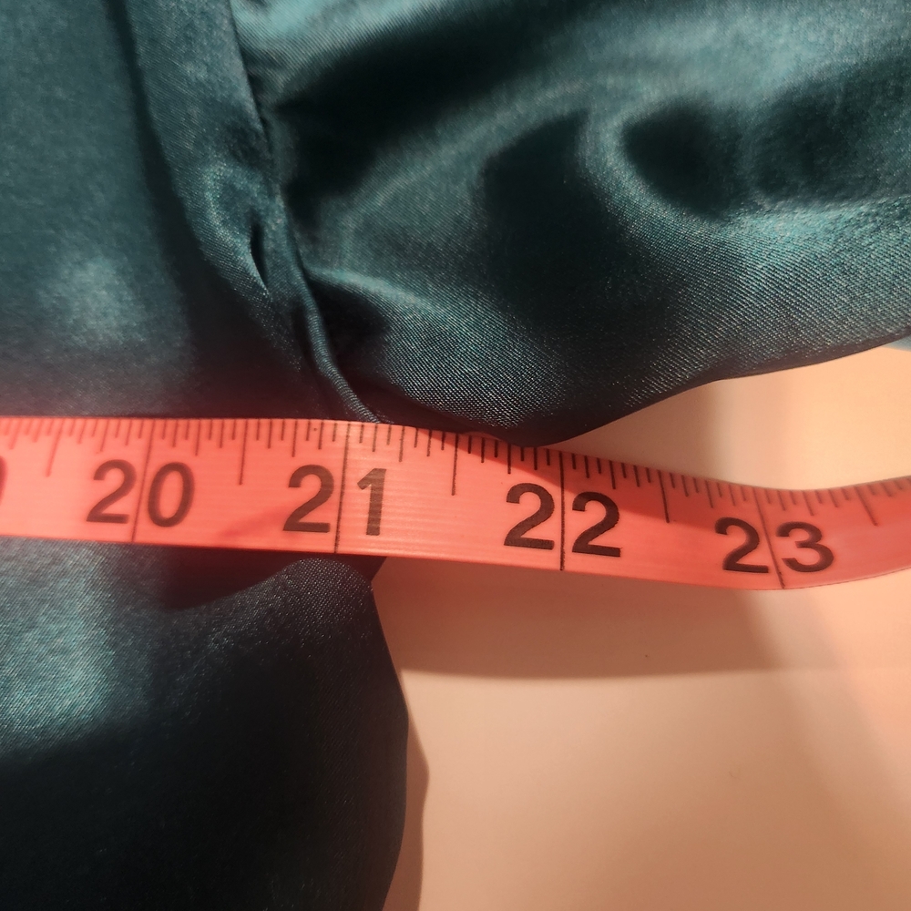 Victoria's Secret Emerald Green - Picture 4 of 8